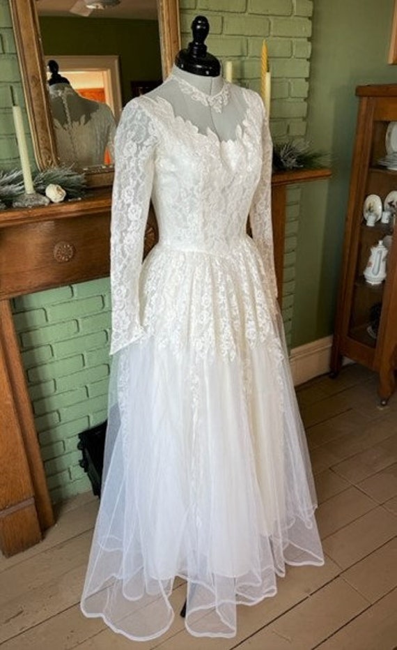 1950's cream lace and tulle wedding dress - image 3