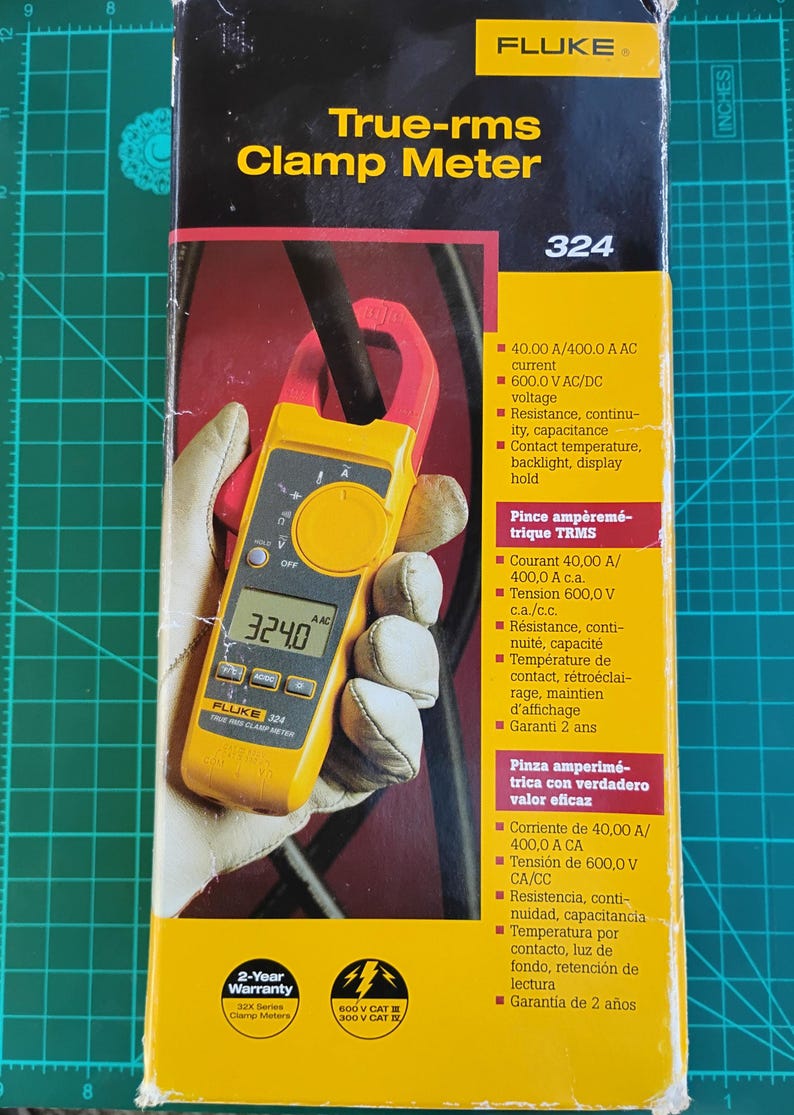 Fluke 324 True-RMS Clamp Meter w/ Temperature, Capacitance, Backlit Display, 400A, 600V, 4000Ohms, 4152637