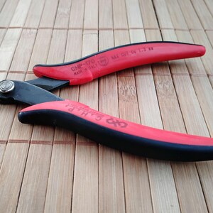 Angled Micro Clean Cutter, Jewelers Beading Electronic Tool, 16 Gauge, Hakko CHP 170 Wire Cutters