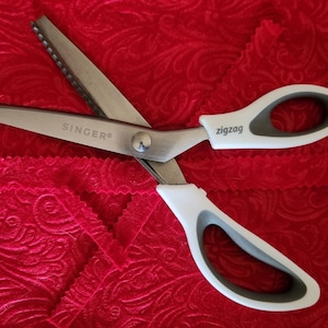 9 Inch Singer Pinking Shears, Fabric Scissors, Zig Zag