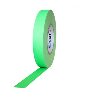 Ruban adhésif vert fluorescent ; Ruban adhésif résistant à l'eau, résistant à l'eau et polyvalent de qualité professionnelle, 1 po. x 55 m. Plus solide que le ruban adhésif