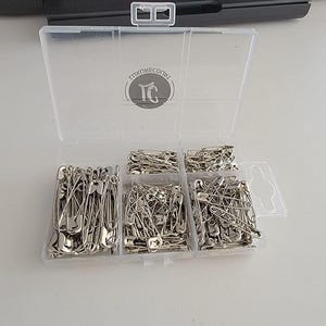 250 Sicherheitsnadeln, 4 verschiedene Größen, kleine und große Sicherheitsnadeln, rostbeständiger, vernickelter Stahl