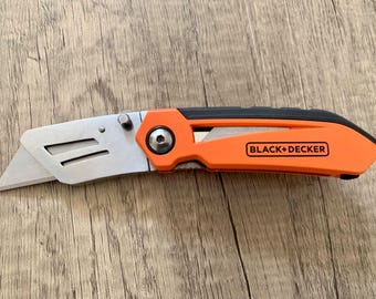 Folding Utility Knife with Blade Storage, BLACK+DECKER BDHT10002