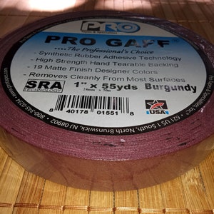 Ruban adhésif rouge bordeaux 2,5 x 50 m ; Gaffer robuste, résistant à l'eau, résistant à l'eau, de qualité professionnelle, résistant à l'eau, résistant à l'eau, résistant à l'eau, adhésif pour conduits