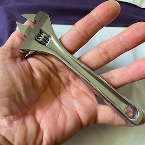 6" Slim Jaw Adjustable Wrench Spanner, 0.94 inch, 23.9mm Jaw Opening, Metric and SAE Scales, Small Adjustable Wrench