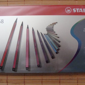 Stabilo &quot;Never Bleed or Smear&quot; Calligraphy Fine Tip 30 Markers, Coloring Pens; 1.0mm, Tip, Point; 30 Colors; Drawing, Manga; Metail Tin Set