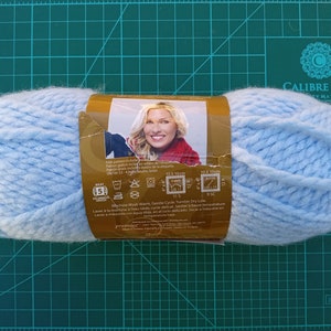 Hilo grueso azul de Alaska para tejer y hacer crochet; hilo suave y cálido Deborah Norville Serenity Premier; 1 madeja; 100 g (3,5 oz). Raro/Descatalogado.