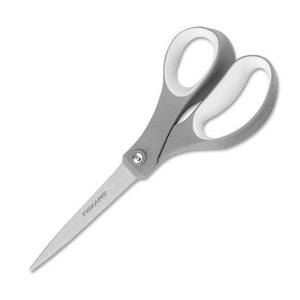 Le migliori forbici e cesoie per tessuti professionali; Forbici per cucito, quilting, ricamo Fiskars, dritte, in acciaio inossidabile, con impugnatura morbida, da 8 pollici