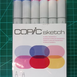 6 pennarelli Copic per schizzi, set di preferiti floreali n. 2 pennarelli a base di alcol; Toni blu e rosa con un tocco di giallo