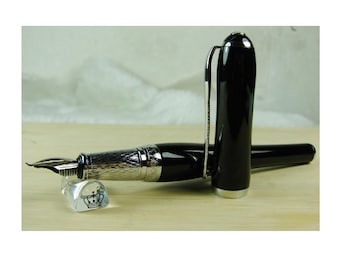 Vintage Style Black Calligraphy Fude Fountain Pen Bent Calligraphy Tip; Push in Style Ink Converter