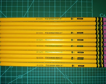 12 lápices con caja de madera Ticonderoga, #2 HB-Soft, sin punta, 2 HB Soft, amarillo, 13882