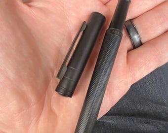 Black Metal Body Fountain Pen, Extra Fine Nib, with Converter