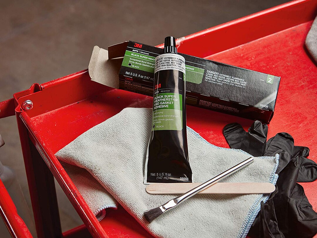 3M Black Super Weatherstrip Adhesive, 1 Tube 08008, Fast Drying, Strong