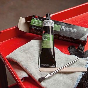 3M Black Super Weatherstrip Adhesive, 1 Tube; 08008, Fast Drying, Strong, Flexible Weatherstrip, Gasket Glue; Vinyl, Metal, Fabrics, Rubber