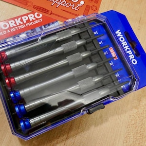 Zestaw precyzyjnych magnetycznych mini śrubokrętów w 6 rozmiarach, 3 krzyżakowe i 3 płaskie małe końcówki; WorkPro