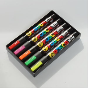 Posca Full Set of 29 Acrylic Paint Pens with Reversible Medium Point P –  Art Supplies Japan
