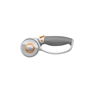 Fiskars Fabric Rotary Cutter; Sewing Quilting Embroidery Dressmaking; Fiskars 60mm Titanium Softgrip Comfort Handle Rotary Cutter