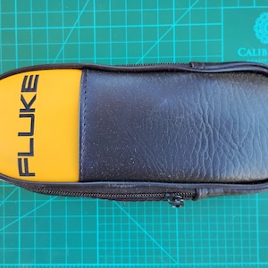 Fluke 324 True-RMS Clamp Meter w/ Temperature, Capacitance, Backlit Display, 400A, 600V, 4000Ohms, 4152637