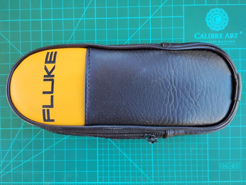 Fluke 324 True-RMS Clamp Meter w/ Temperature, Capacitance, Backlit Display, 400A, 600V, 4000Ohms, 4152637