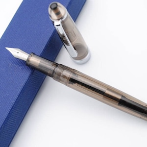 Translucent Black Demonstrator Fountain Pen, Medium Nib, Fountain Pen Translucent M Nib, Ink Pen for Writing, Calligraphy, Drawing