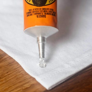 Gorilla Waterproof Fabric Glue, Adhesive, 2.5 fl Oz, 73mL Tube, Clear, 8025501