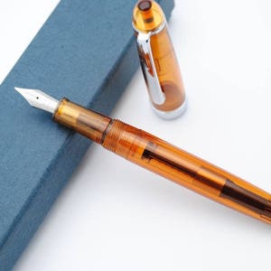 Translucent Brown Demonstrator Fountain Pen, Medium Nib, Fountain Pen Translucent M Nib, Ink Pen for Writing, Calligraphy, Drawing