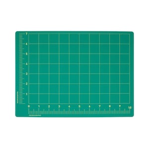 Tappetino da taglio autorigenerante, tavola; Doppia faccia; Griglia, Numeri Di Misurazione;  8 3/4 X 12 pollici