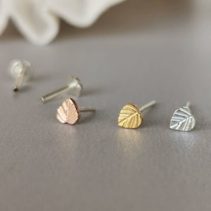 16G 18G Minimal Leaf Tragus Stud Silver Monstera Helix Earring Heart Cartilage Piercing Conch Push Pin Threadless Flat Back Titanium Post