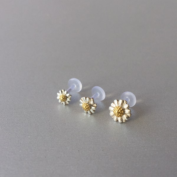 Boucle d'oreille hélix fleur marguerite argentée Boucle d'oreille hélice avant fleur Piercing tragus Piercing cartilage boucle d'oreille conque boucle d'oreille triple hélice avant