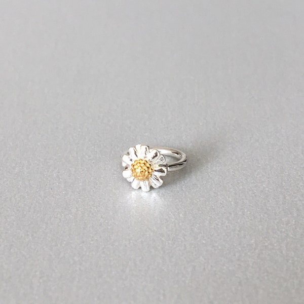 18g 6 MM Helix Hoop Earring Daisy Tragus Hoop Earring Helix Hoop Piercing Rook Hoop Piercing Cartilage Hoop Earring Piercing Nose Ring