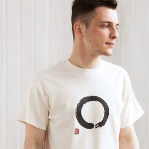 Japanisches T-Shirt Enso Circle Japan Kalligraphie Buddhismus Buddhismus Buddhismus Zen Kampfsport Inspiration ästhetischer Kausal Siebdruck Tee Bild 1