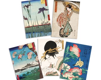 Könnte beinhalten: Satz von fünf japanischen Holzschnitten aus der Zeit, die verschiedene Szenen zeigen, darunter eine Frau in einem Kimono, eine Landschaft mit Blumen und eine Bergkette. Die Drucke sind in Blautönen, Grün, Rosa und Gelb gehalten.