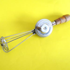 FISHER rotary hand mixer Vintage Egg beater Wooden Handle and Knob Made in Canada