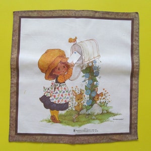 Vintage Mouchoir en coton pour enfant Little Lovables Petite fille envoyant une lettre Fleurs Lapin Souris Planche à dessin Cartes de voeux Japon