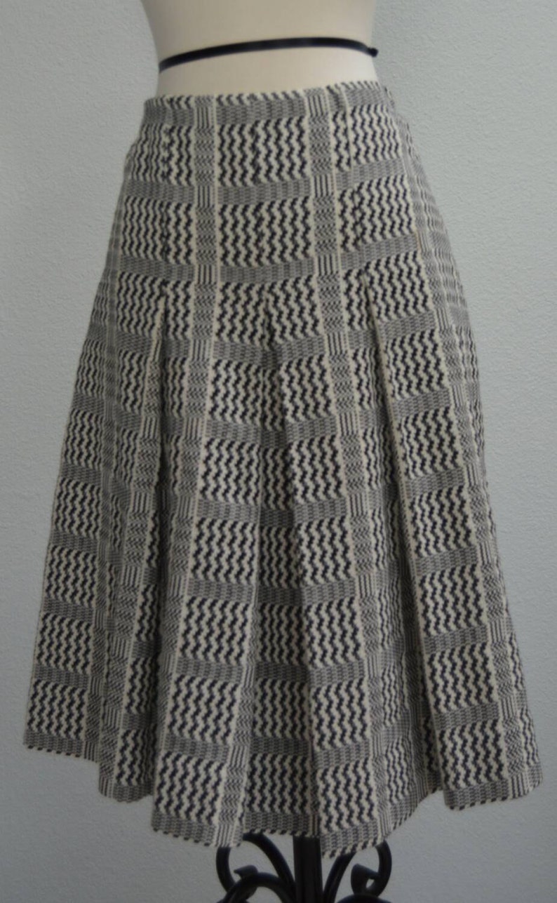 BlackWhite Patterned Jacket /& Skirt Suit