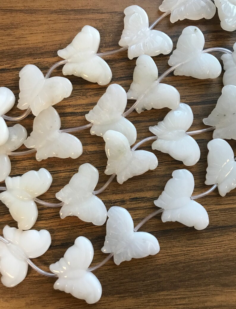 Natural White Jade 24x32x5mm Butterfly Shape Gemstone Beads 10 pieces