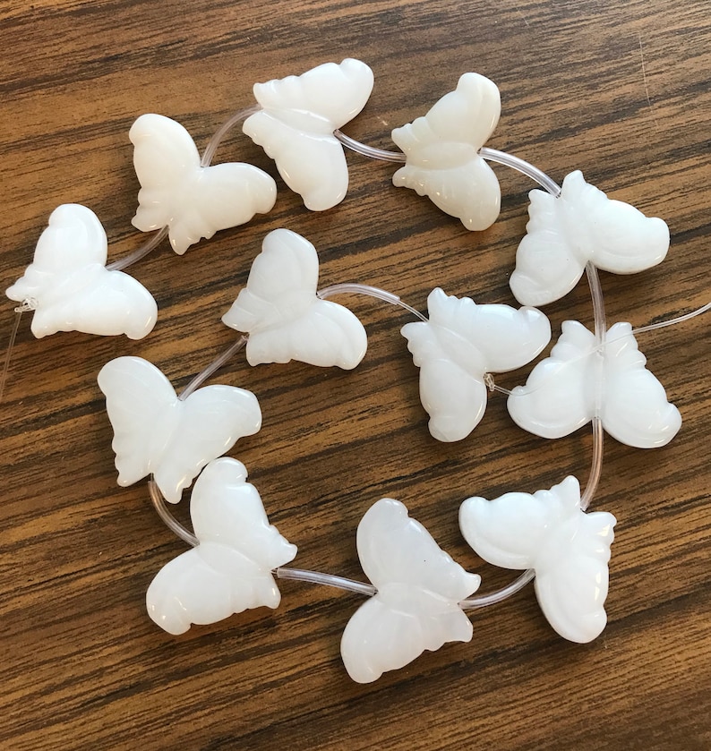 Natural White Jade 24x32x5mm Butterfly Shape Gemstone Beads 10 pieces