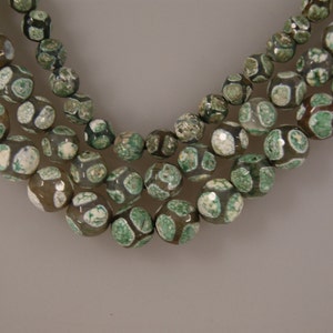 8mm10mm 12mm light green Dzi Agate Faceted Round Gemstone Beads-15.5 inch strand