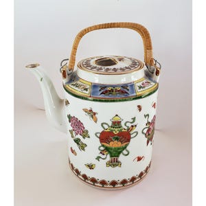 Théière Mun Shou vintage en porcelaine avec anse en bambou