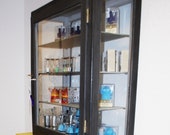 Display cabinet Shabby Chic Exhibition Vitrine Collector Vitrine Schaukasten Vintage Vitrine Shabby Chic Handmade by pimp-factory.de