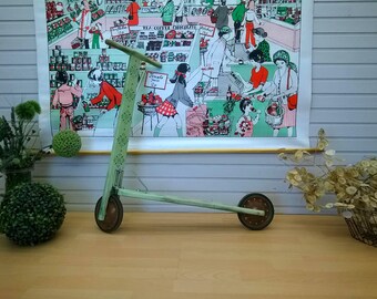 Ancienne Trottinette En Bois – Au Bon St Eloi – Jouet Vintage Déco