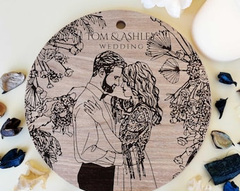 Portret van een bruidspaar • Gepersonaliseerd cadeau voor pasgetrouwden • Lasergegraveerde houten wanddecoratie • Aandenken voor bruid en bruidegroom