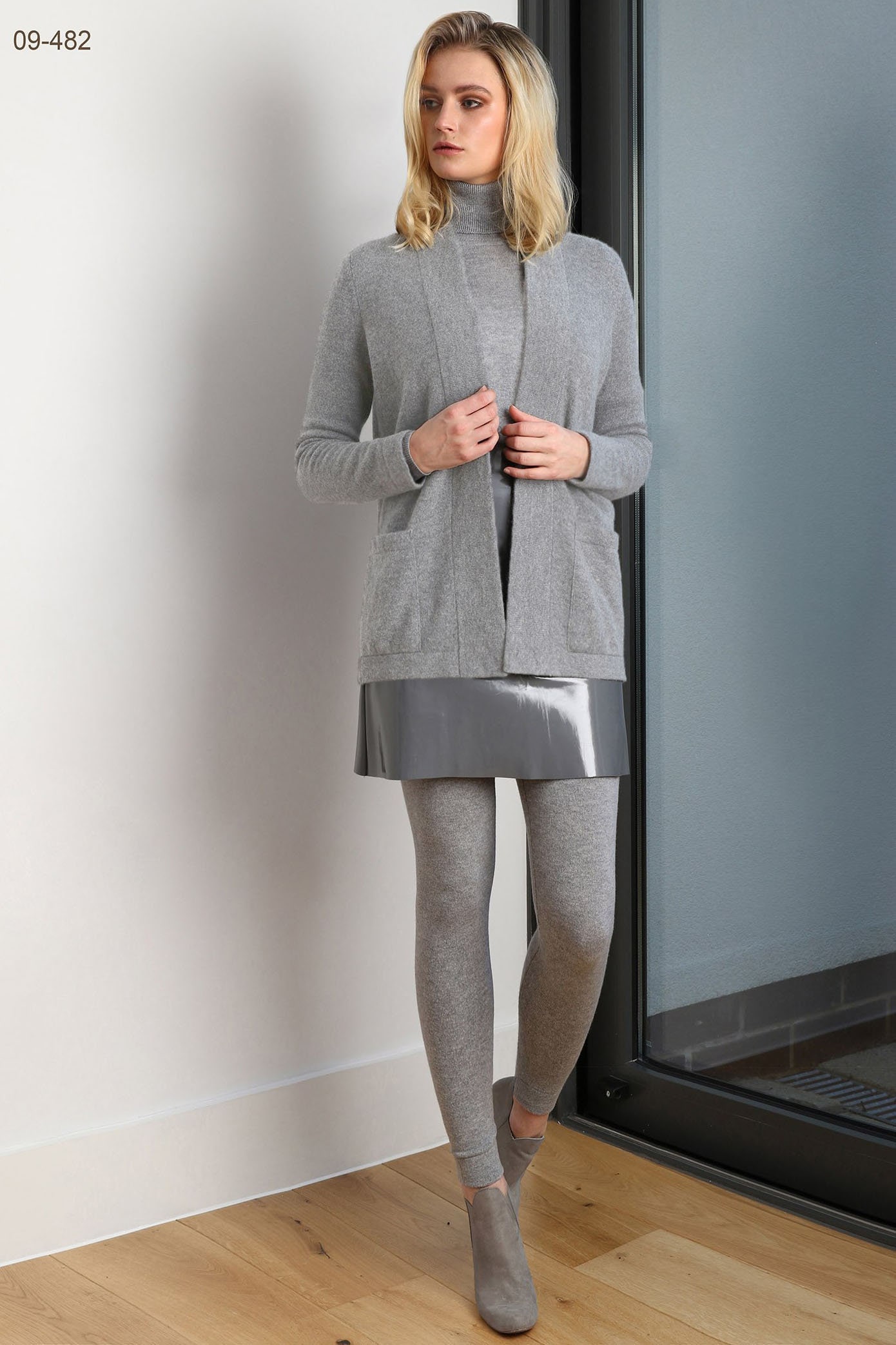 Boxy Cashmere Cardigan With Pockets in Soft Grey Lightweight