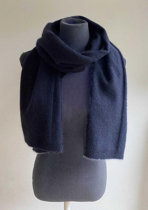 Qi Cashmere  Hat and Scarf Set, NIB, Navy Knit Hat Scarf Set in Navy Blue, Cashmere Beanie Hat and  main image 3