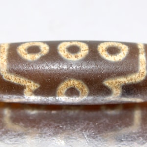 FRETE GRÁTIS - Conta DZI Tibetana Sagrada Antiga 7 olhos em Ágata Natural - Tibete - 53x15x15mm