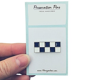 Photo Scale Lapel Pin (1/4" scale)