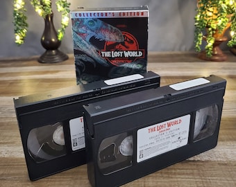 The Lost World Jurassic Park VHS, stars Richard Attenborough & Jeff Goldblum, Something Has Survived, Collector's Edition