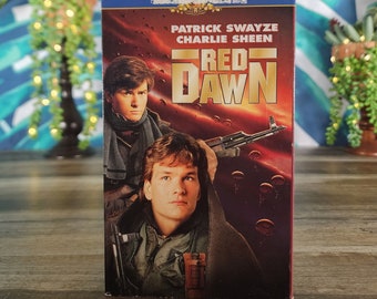 ORIGINAL Red Dawn VHS, stars Patrick Swayze, Charlie Sheen, C. Thomas Howell and Harry Dean Stanton, Dawn Comes Up Like Thunder!