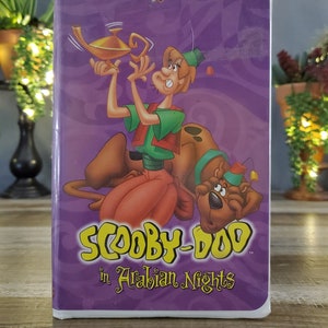 Scooby Doo w Arabian Nights VHS, Warner Bros. Vintage VHS, Dołącz do Scooby Doo i Kudłatego w ich najbardziej awanturniczym koncercie do tej pory!