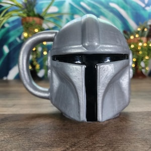 Tazza con elmo mandaloriano, Bioworld Star Wars, casco mandaloriano scolpito in 3D, tazza da caffè e tè in ceramica